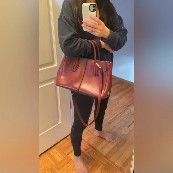 Authentic Tod’s D-Style Burgundy Leather Tote & Shoulder Bag - Picture 12 of 13